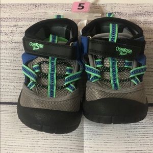 Oshkosh kid water shoes! Brand new with tags!!!